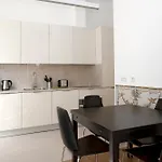 Lsa Baixa Chiado By Numa * 리스본