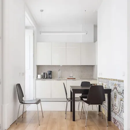Serviced - Baixa Apartmán *