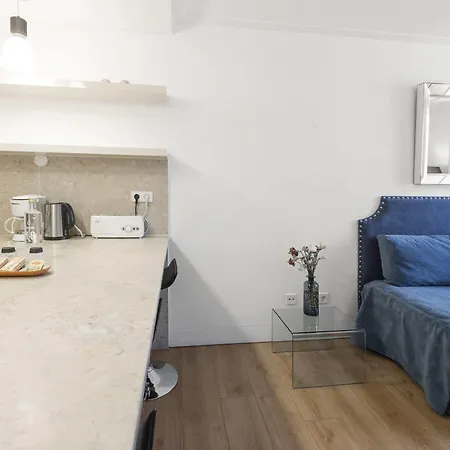 Serviced - Baixa Apartmán